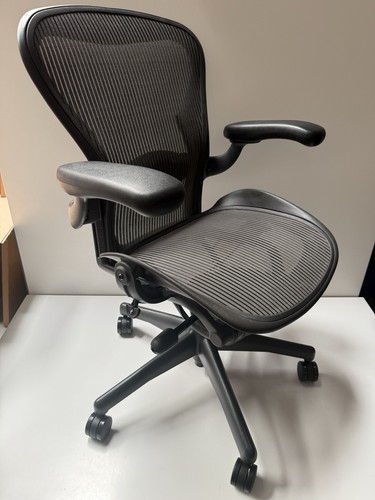 Herman miller size aeron - miller,