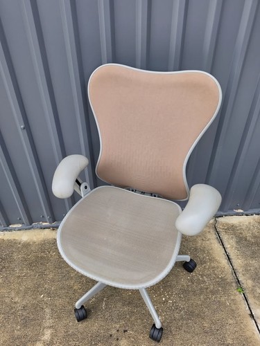 Herman miller mirra - mirra, 1
