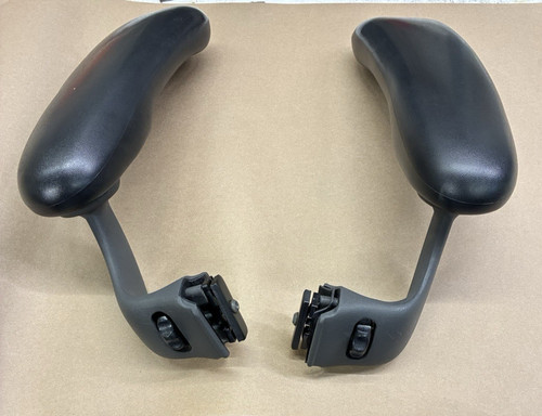 Herman miller aeron chair - miller,