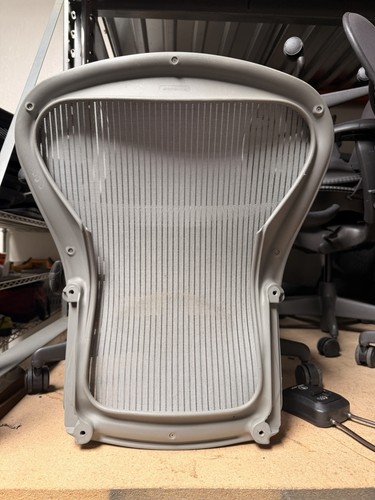 Herman miller aeron chair - miller,